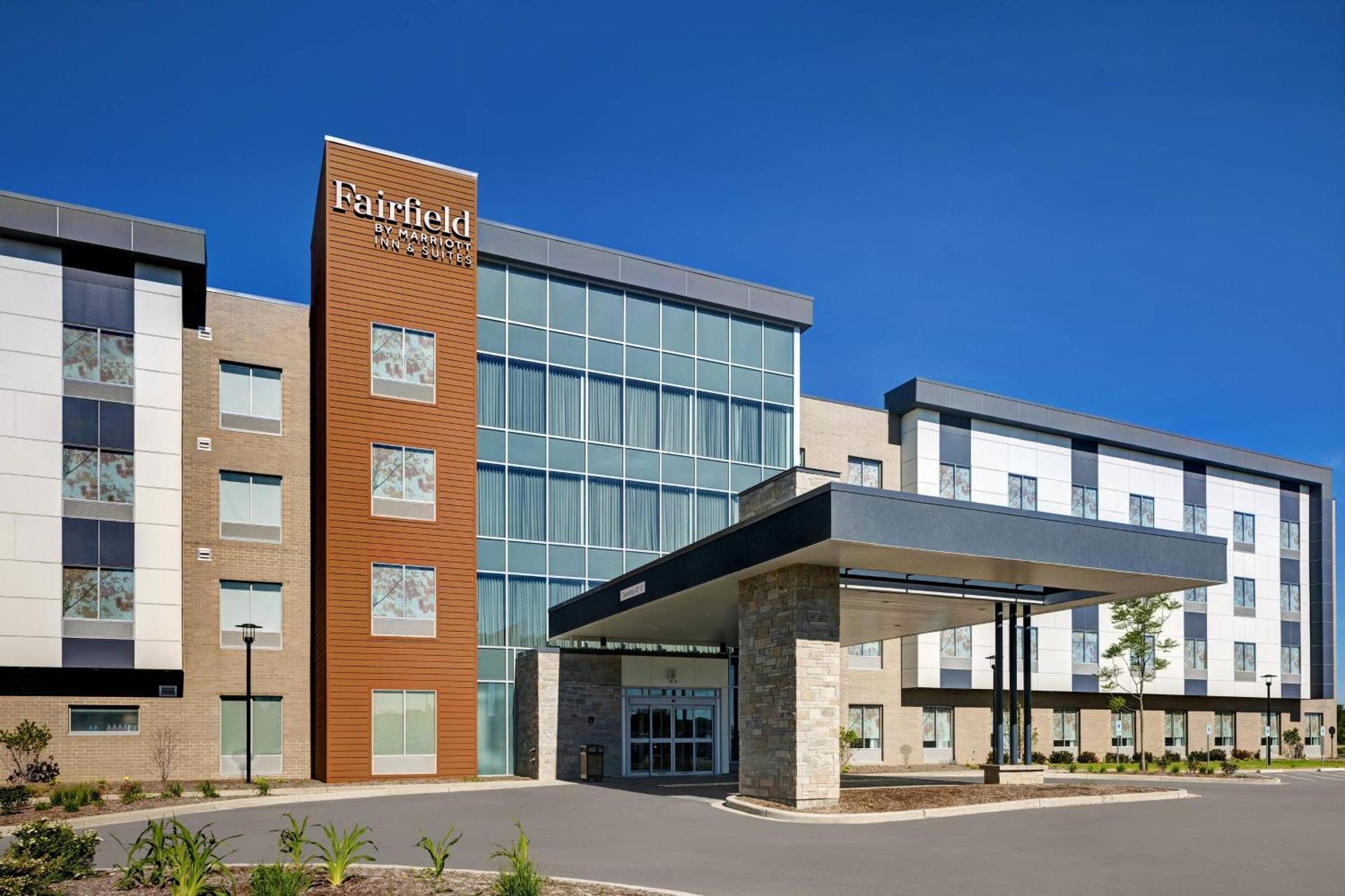 Fairfield Inn & Suites By Marriott Milwaukee Brookfield Exterior foto