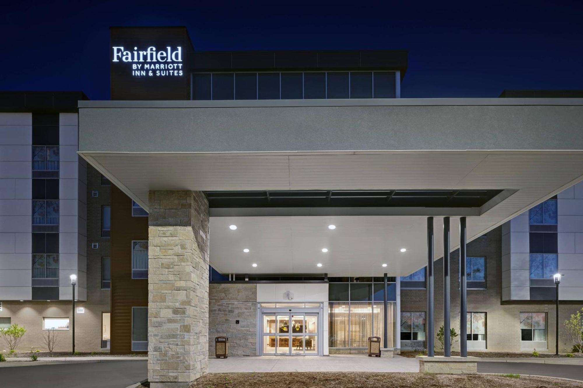 Fairfield Inn & Suites By Marriott Milwaukee Brookfield Exterior foto